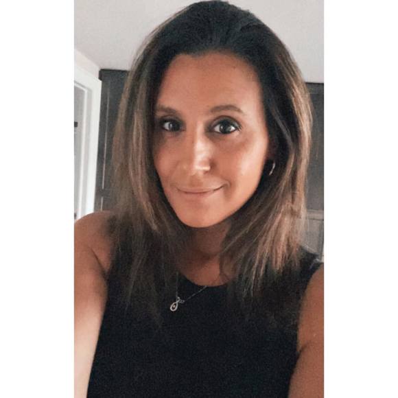 Meet your Posher, Stephanie - Picture 1 of 1